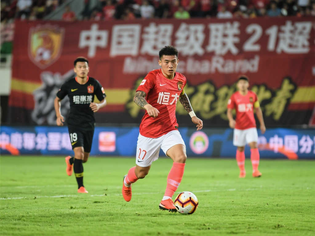 中超球员技术特质与其赛场表现的深度剖析